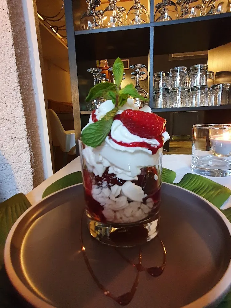 Vacherin Aux Fruits Rouges